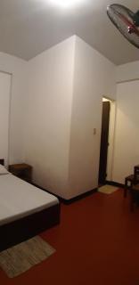 Angel and Marie's Basic FANroom for 1 - 2 pax - Dalumpinas Oeste - 1