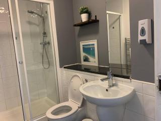 Modern 2 bedroom flat with free parking in Cambuslang, Glasgow - Glasgow - 2