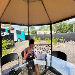 BusHotel Puerto Viejo with private Hot Tube very close to town - Puerto Viejo - 2