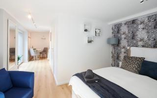 Stilvolles Apartment ruhig, 24-7 Self-Check in, WLAN top, Parkplatz an der Strasse, Bushaltestelle vor Haus - 2