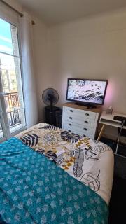Résidence Cosy, chambre privée non mitoyenne avec serrure dans un appartement de 50 m carrés - Colombes - 1
