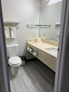 Baymont by Wyndham Omaha SW - 2