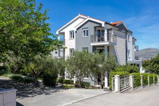 Apartments with a parking space Okrug Gornji, Ciovo - 19711 - 0