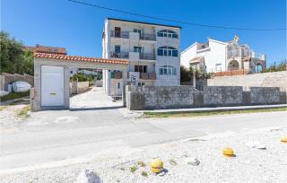 Cozy Apartment In Slatine With Wifi - Slatine - 4