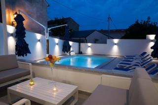 Seaside apartments with a swimming pool Selce, Crikvenica - 19899 - Selce - 4