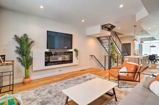 City Skyline Views Upscale Denver Townhome - 6