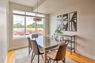City Skyline Views Upscale Denver Townhome - Denver - 2