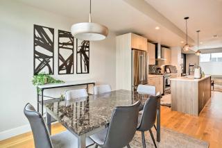 City Skyline Views Upscale Denver Townhome - 1