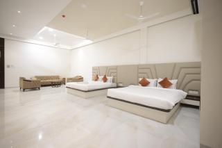 the venetian hotel - Yavatmāl - 1