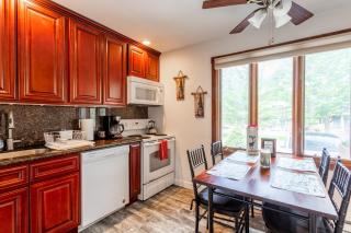 Redwood Retreat in Windham - Pool! Tennis! - Windham - 6
