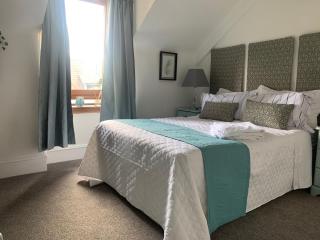 Spacious villa 5 mins from nature reserve and town - 5