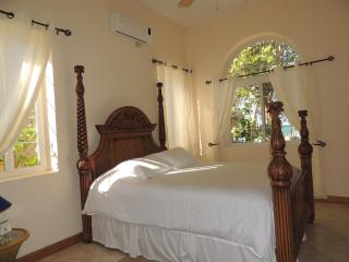 Parrot Cove Lodge - Hopkins - 8