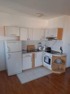 Lovely 2-bed apartment with balcony/free parking. - Bol - 5