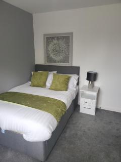 4 Bedroom Home Tameside Grt Manchester Sleeps 7 - 5