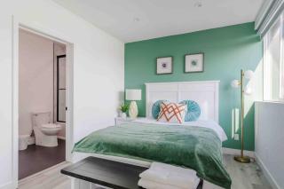 Stunning Hollywood Townhouse with Sunny views - Los Angeles - 1