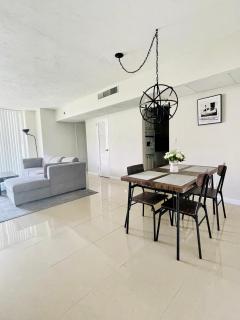 Spacious 1BR on the Beach, The Tides, Hollywood,FL - Hollywood - 0