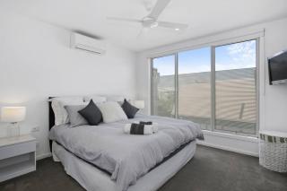 Beachside Living with Sea Views at the Pines - 1
