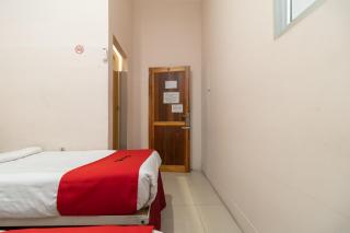 RedDoorz At Fella Homestay Medan - Medan - 1