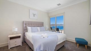 Unit 51 - 4 Bed Premier Ocean View - Terrigal - 4
