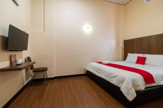 RedDoorz Plus near Ramayana Pematangsiantar - Pematangsiantar - 5