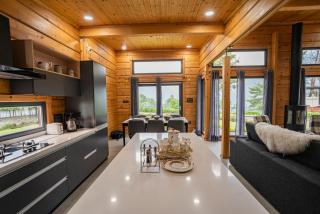 SaffronStays Paradise Pines, Dehradun - cliff villa with valley & forest views - Dehradun - 5