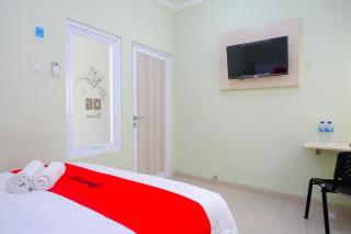 RedDoorz Syariah near Gerbang Tol Krapyak 2 Semarang - 3