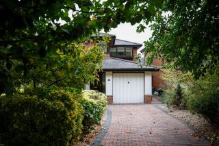 Stylish family home in desirable Penylan + Parking - 0