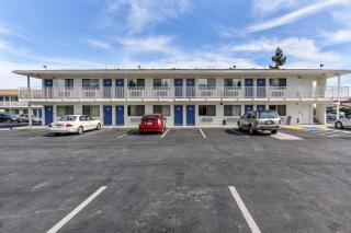 Super 8 by Wyndham Santa Clara - Santa Clara - 2