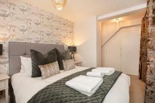 8 Blue Bridge- Elegant and Luxurious 1 Bedroom Apt- Free Parking - York - 9