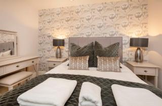 8 Blue Bridge- Elegant and Luxurious 1 Bedroom Apt- Free Parking - York - 7