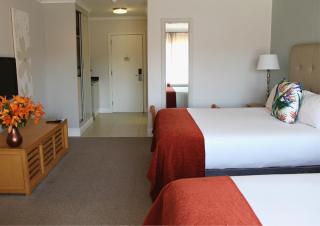 The Riverside Hotel - 3