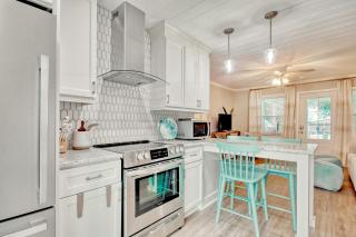 Lovely Beach Bungalow - Myrtle Beach - 6