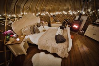 Secret Cloud House Holidays Luxury Yurts with Hot Tubs - 5