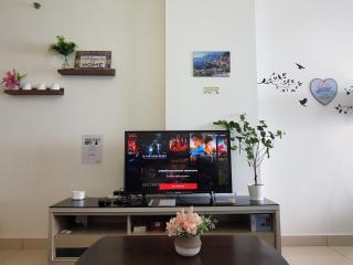 Mansion One Suite by stayCATion Homestay - George Town - 1