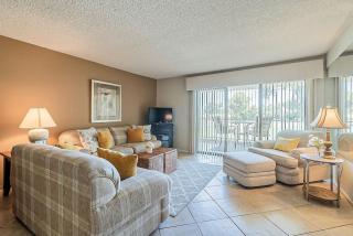 Cozy 2 bedroom Condo with Golf Course views - 9