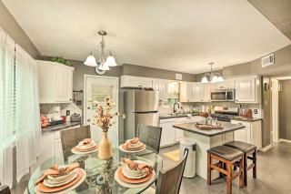 about 5 Mi to Dtwn Fort Worth Retreat with Fire Pit - 5