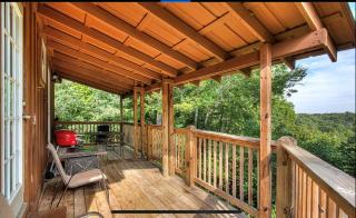 Cozy cabin with mountain views and easy access to all attractions - Gatlinburg - 6