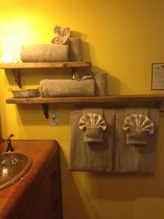Mistisos Place Vacation Rentals - Nelson - 3