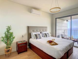 The Best Sea View Apartment by LovelyStay - 8