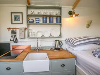 Shepherds Hut Slad Valley Cotswolds - Painswick - 1