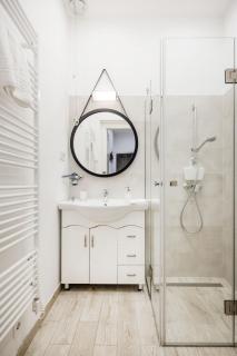 De Luxe Studio with Balcony in the Absolute Center - Budapest - 1