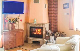Stunning Home In Golubie With Wifi - 7