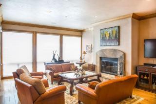 Snowmass 4 Bedroom Townhome With Ski-In, Ski-Out Access At Woodrun - 6