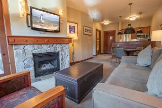 The Village at Palisades Tahoe - Olympic Valley - 3