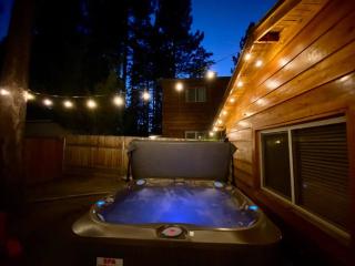 Hot tub*kids room*family cabin - 7