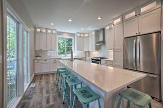Bright and Airy Home Chefs Kitchen and Pro Decor! - 3