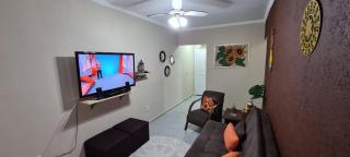 Apartamento com 2 quartos, Wi-Fi, 100m da praia e vaga de garagem coberta - Praia Grande - 4
