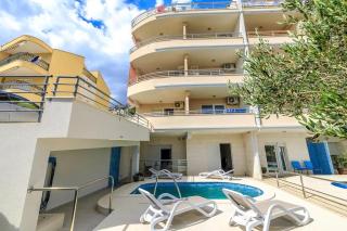 Family friendly apartments with a swimming pool Brela, Makarska - 19998 - Brela (Brella) - 0