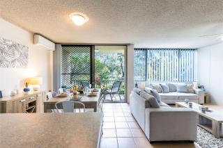 Magnus Gardens, 10,7 Magnus Street - Beautiful unit close to town with air con and Wi-Fi - Nelson Bay - 4
