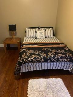 Luxury 3BR, 1BA-5mins from Hyde Park - Chicago - 1